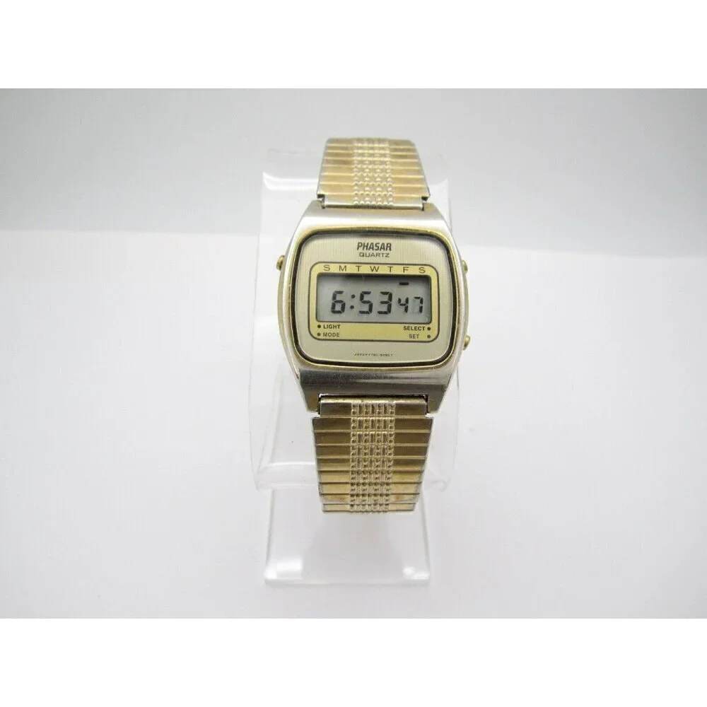 Vintage‎ Men's Phasar Quartz WR 32mm Digital Round Watch (H75) 